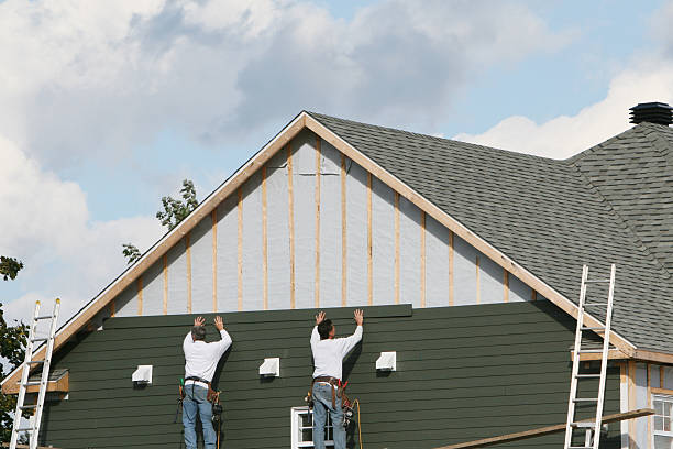 Professional Siding Repair technician working in Linden, NC